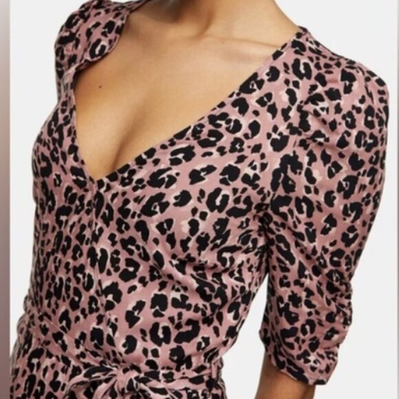 Topshop pink leopard print mini dress//Size 6 - Picture 1 of 15